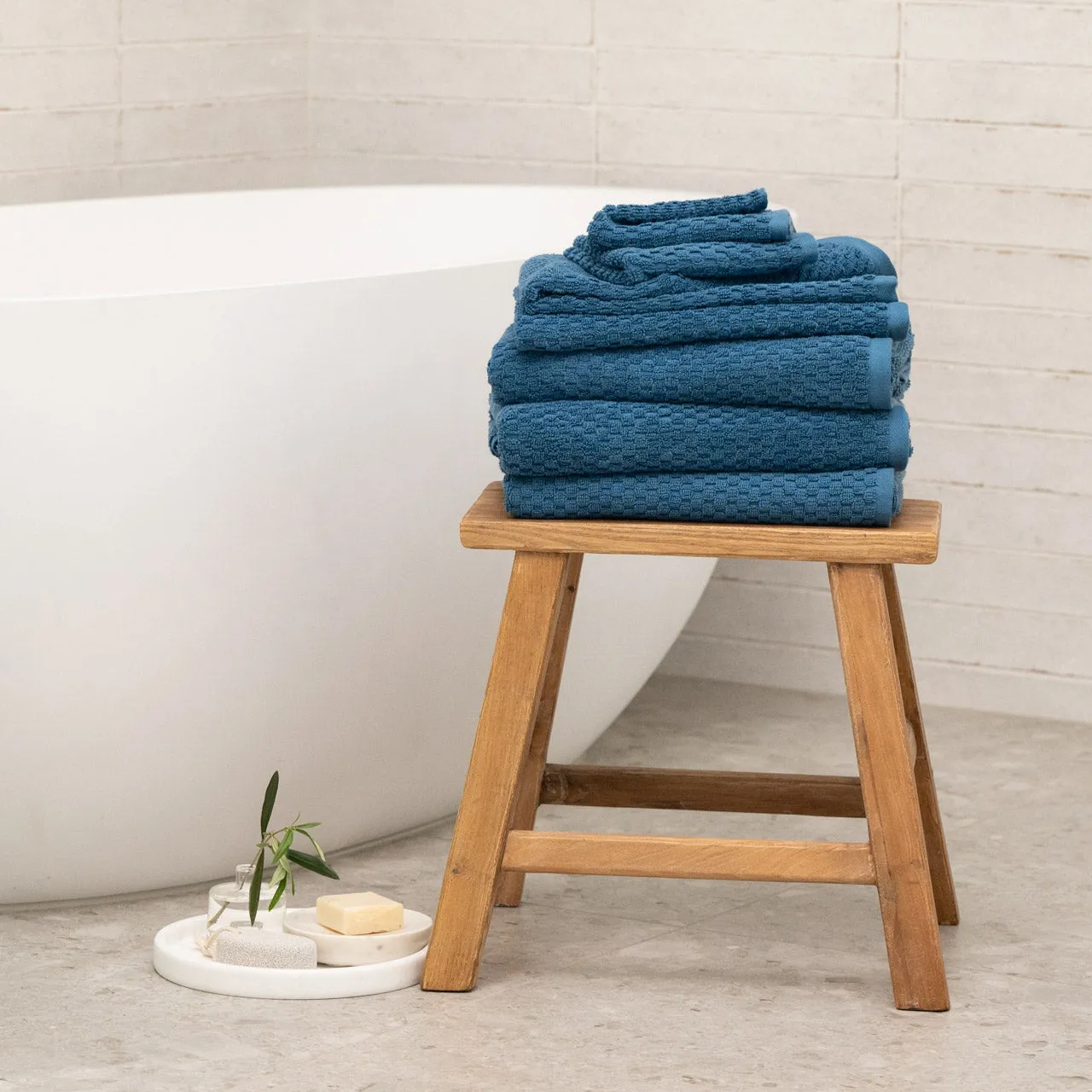 Robinsons Premium Classic Hand Towel Core Collection